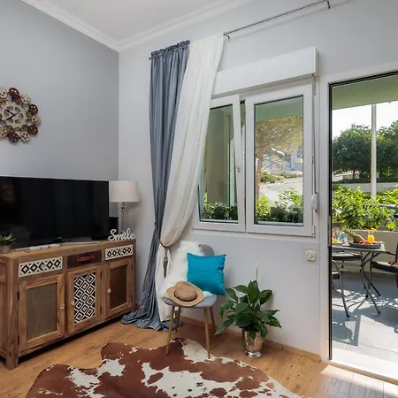 Sea Side Studio With Terrace Apartment Split