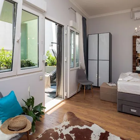 Sea Side Studio With Terrace Apartment Split