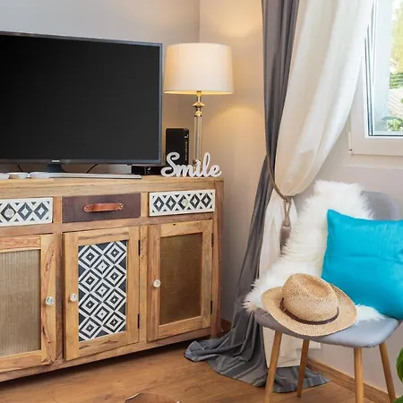 Sea Side Studio With Terrace *